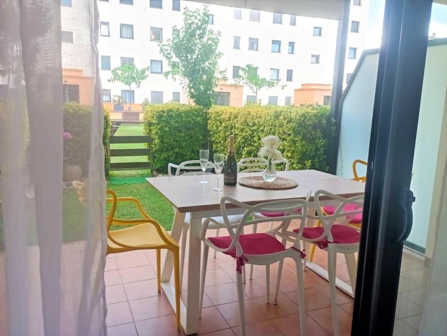 Apartamento En Primera Linea De Mar Roses Exterior foto